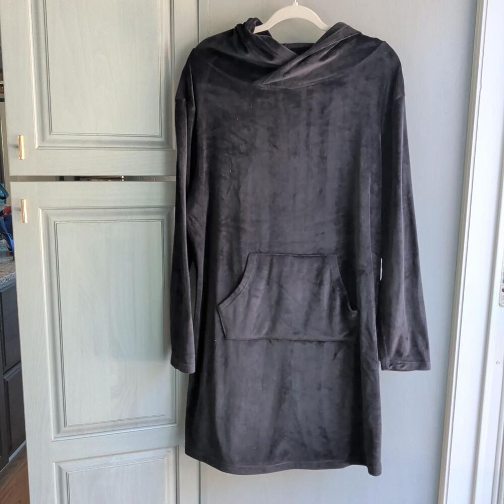 Women's Black Robe